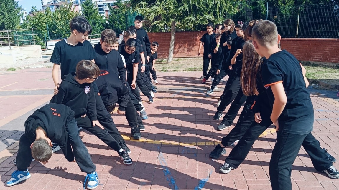 Geleneksel Çocuk Oyunları Oynayarak Dünyamızı Zenginleştiriyoruz